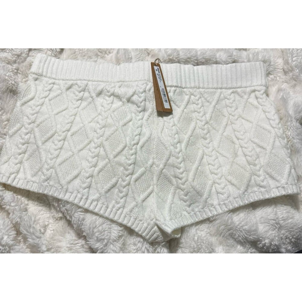Skims Snow Bunny Shop Cableknit Shorts - Picture 2 of 3